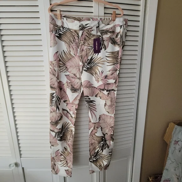 Lascana Women's Floral Jeggings - Black, Pink, White, Gray - Picture 3 of 6